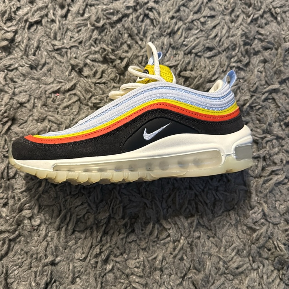 New Youth Nike - Picture 3 of 6